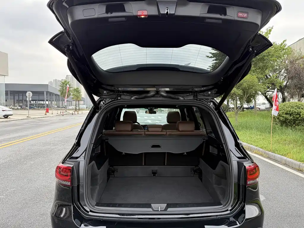 MERCEDES BENZ GLB 2023