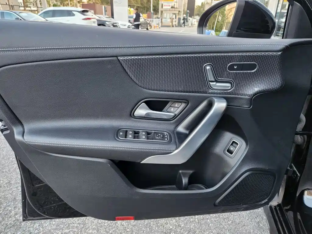 MERCEDES BENZ A-CLASS 2021