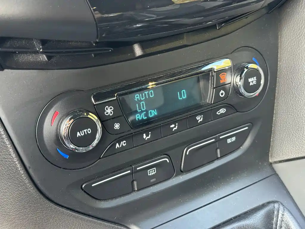 FORD FOCUS IMPORT 2015