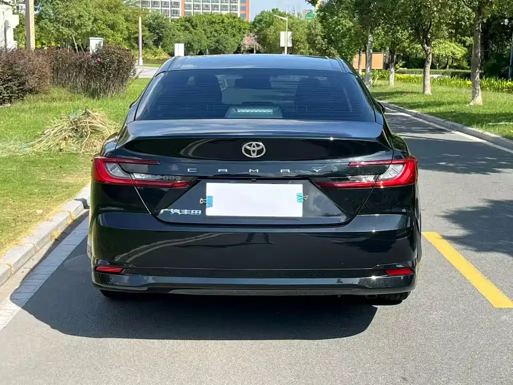 TOYOTA CAMRY 2025