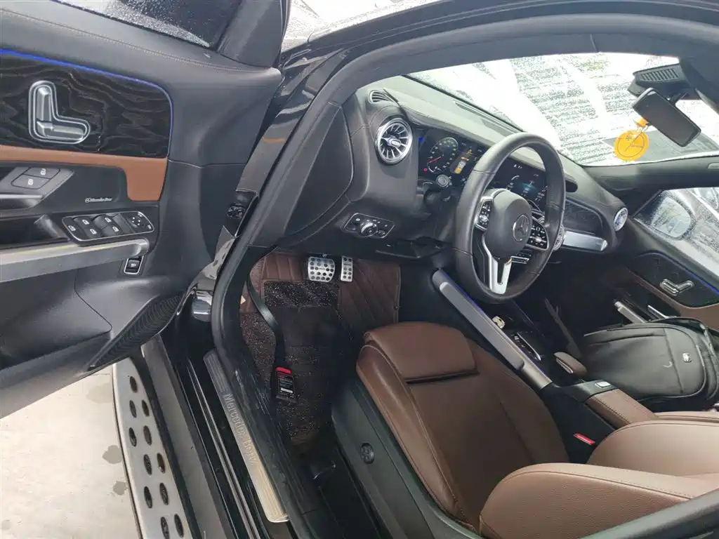 MERCEDES BENZ GLB 2021