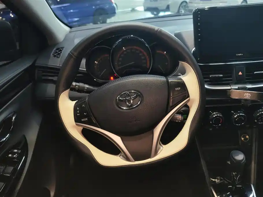 TOYOTA YARIS L DAZZLING 2023
