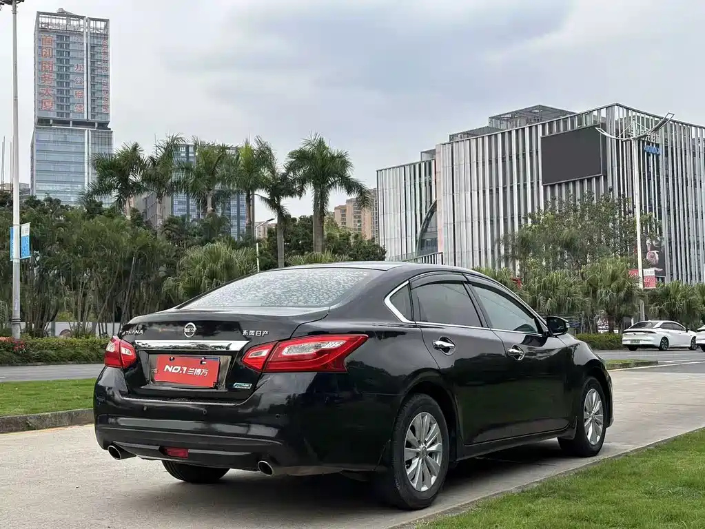 NISSAN TEANA 2018