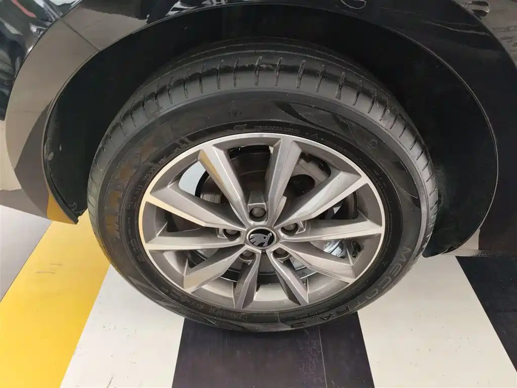 SKODA OCTAVIA 2019