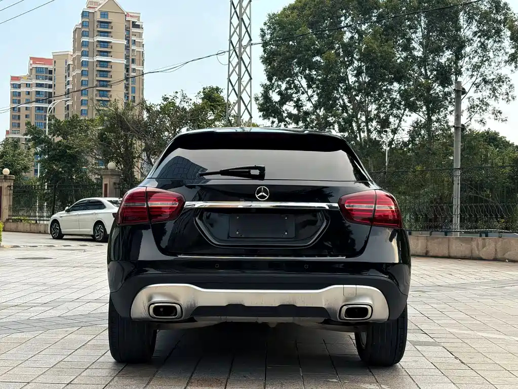MERCEDES BENZ GLA 2019