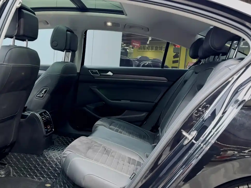 VOLKSWAGEN MAGOTAN 2022