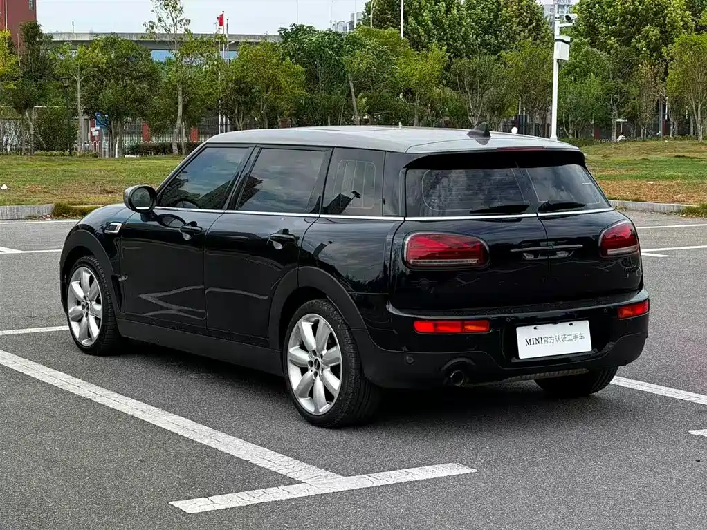 MINI CLUBMAN 2022