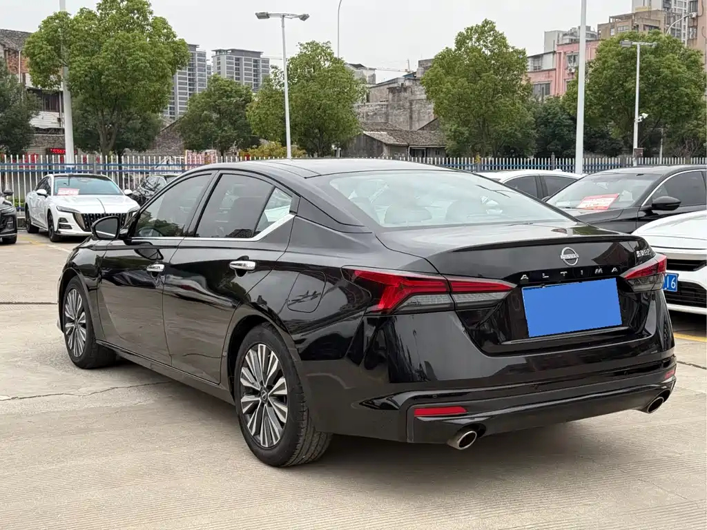 NISSAN TEANA 2023