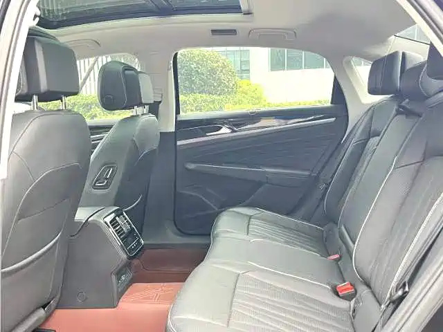 VOLKSWAGEN PASSAT 2021