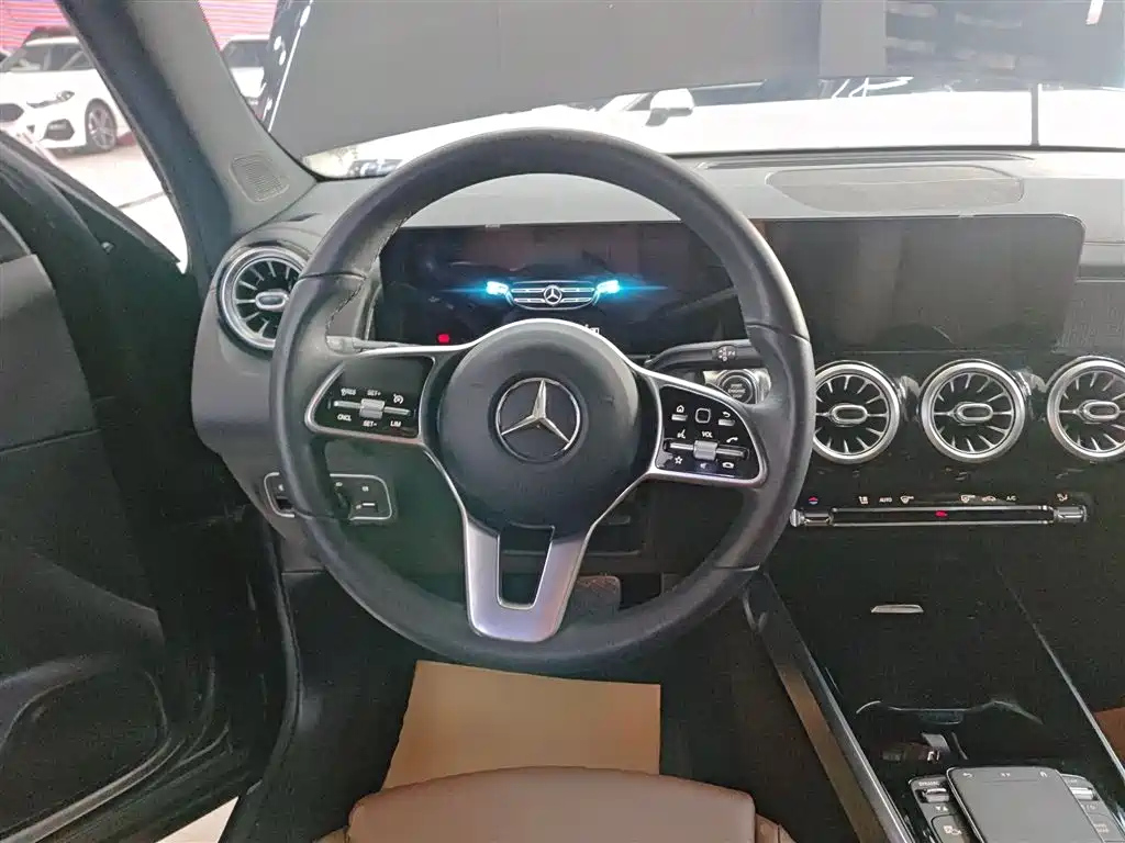 MERCEDES BENZ GLB 2021