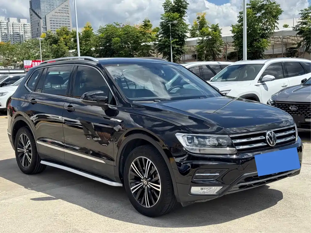 VOLKSWAGEN TIGUAN L 2021