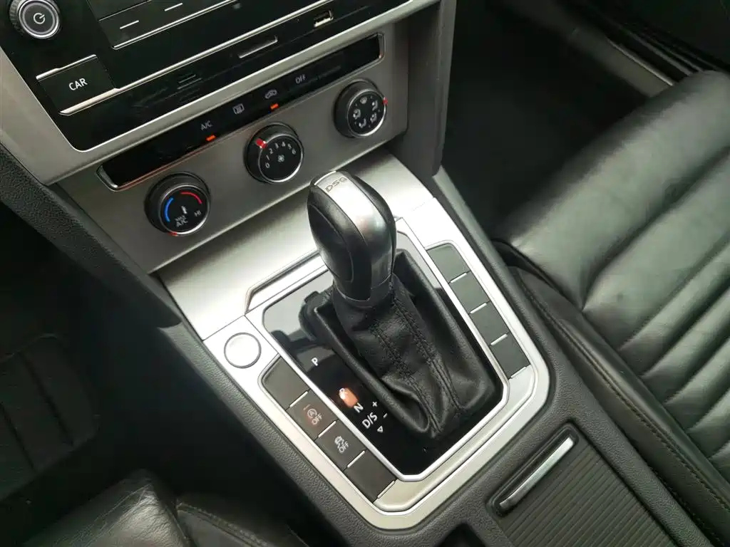 VOLKSWAGEN MAGOTAN 2018