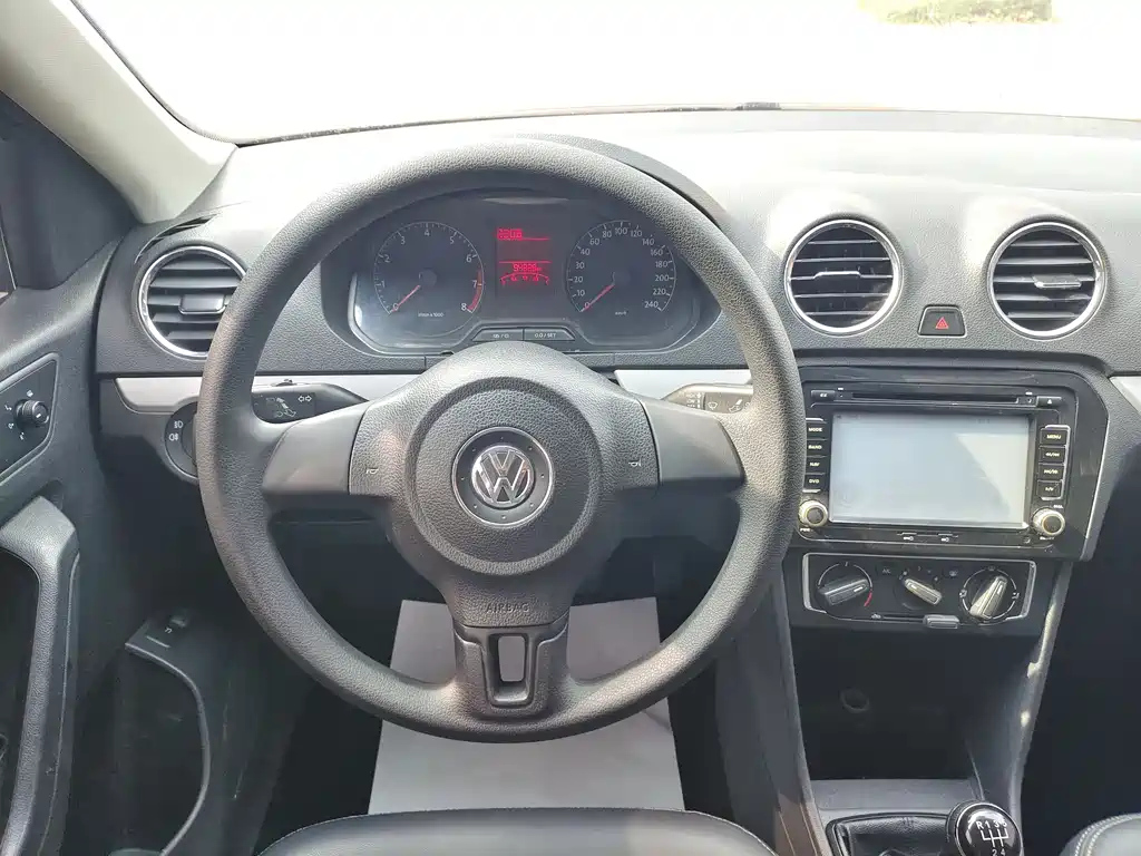 VOLKSWAGEN JETTA 2015