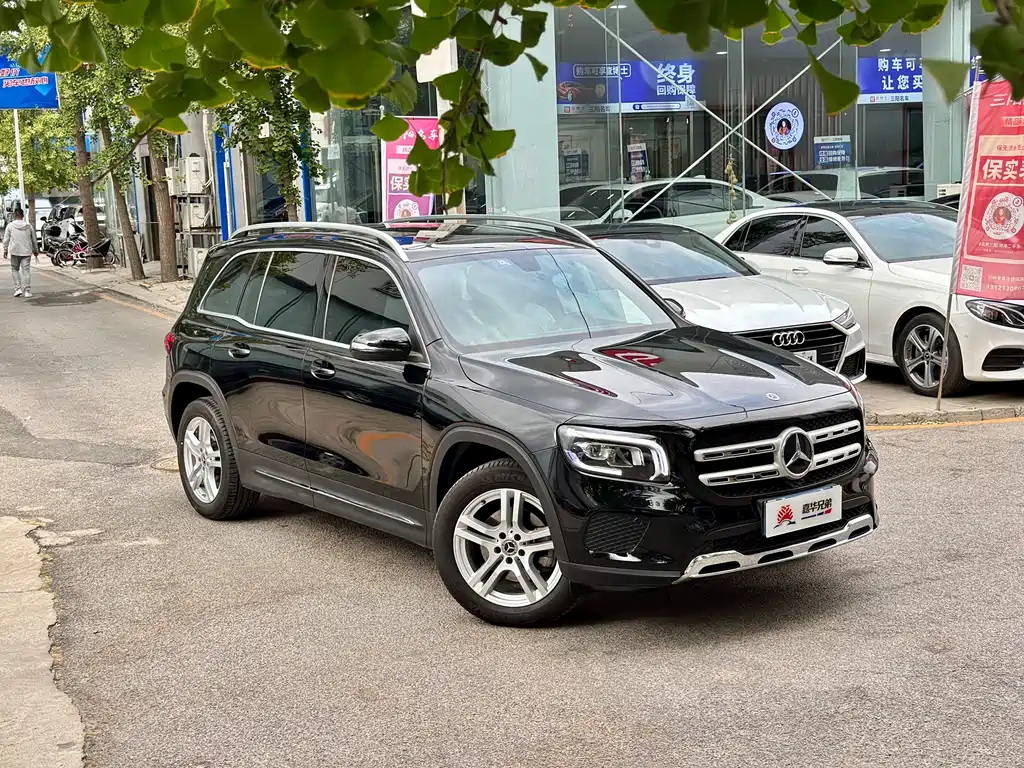 MERCEDES BENZ GLB 2023