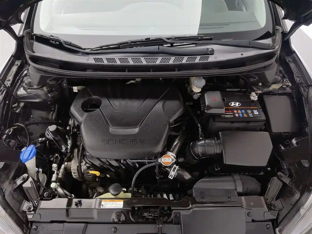 HYUNDAI ELANTRA 2016