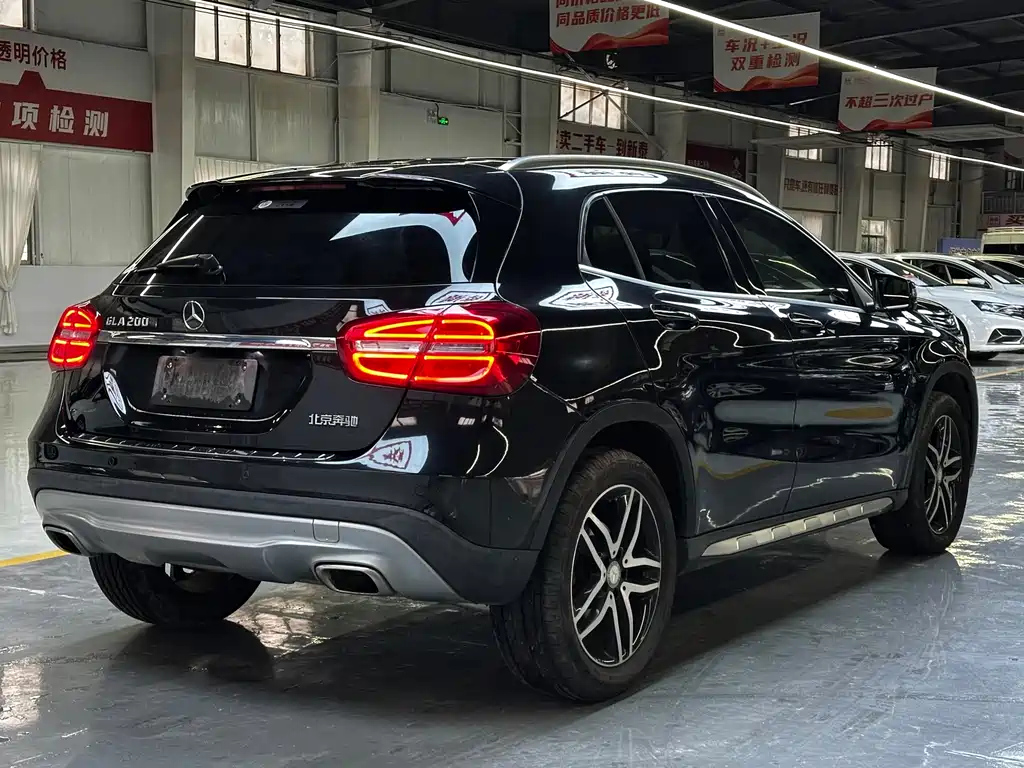 MERCEDES BENZ GLA 2016