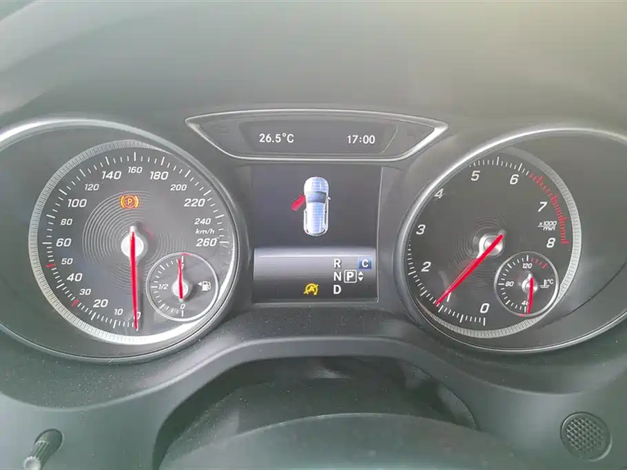 MERCEDES BENZ GLA 2018