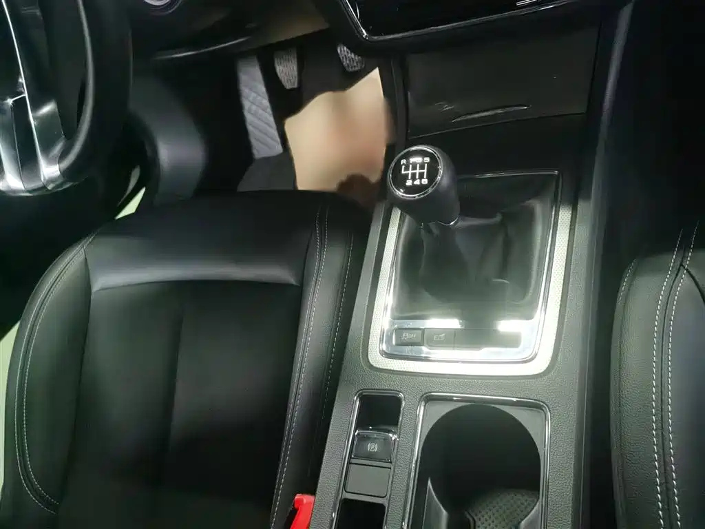 ROEWE I6 2017