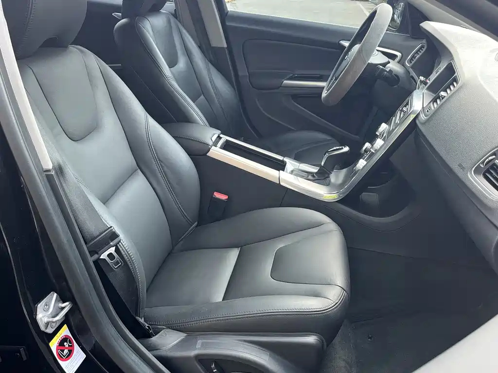 VOLVO S60 2017
