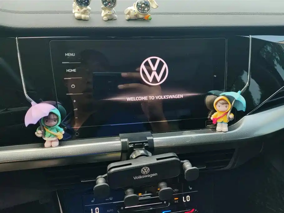 VOLKSWAGEN PASSAT 2023