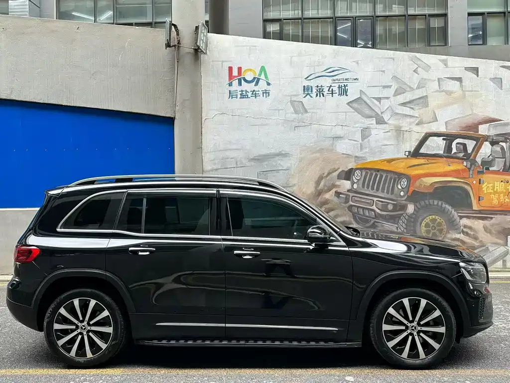 MERCEDES BENZ GLB 2024