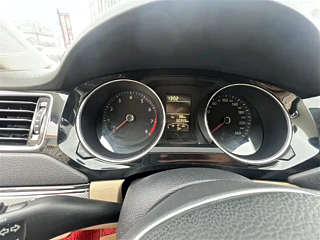 VOLKSWAGEN SAGITAR 2015