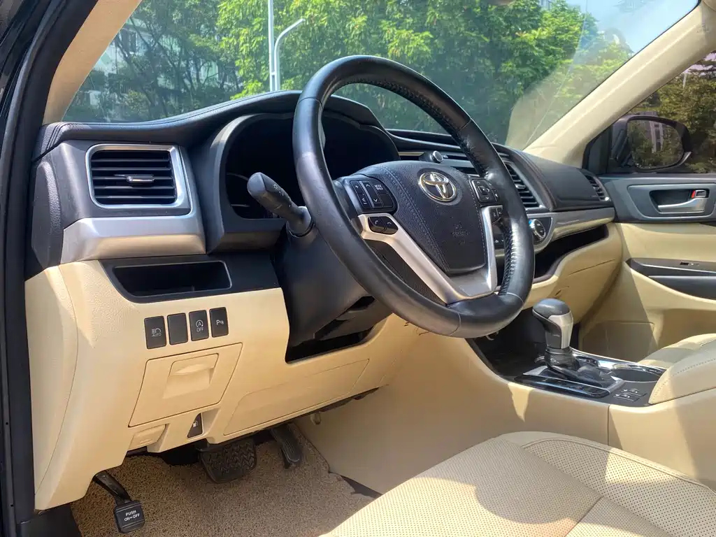 TOYOTA HIGHLANDER 2018
