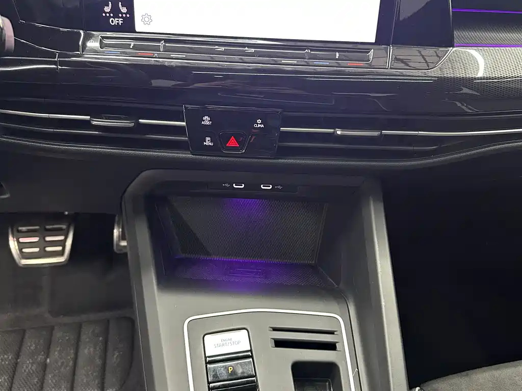 VOLKSWAGEN GOLF 2021