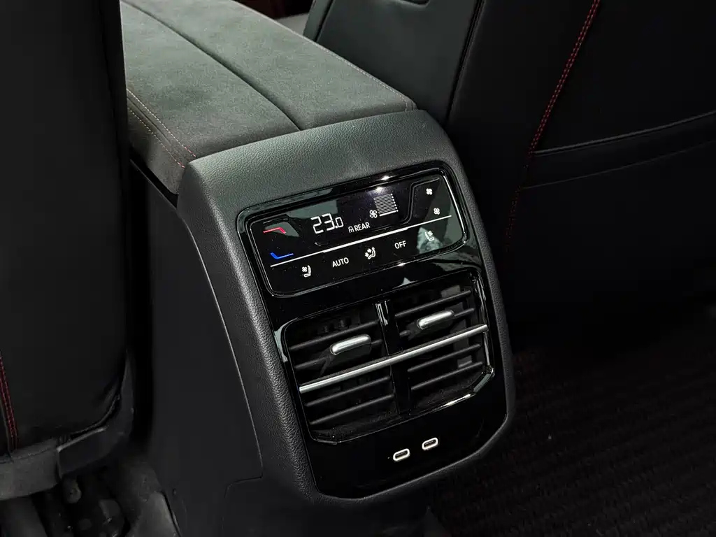 VOLKSWAGEN MAGOTAN 2024
