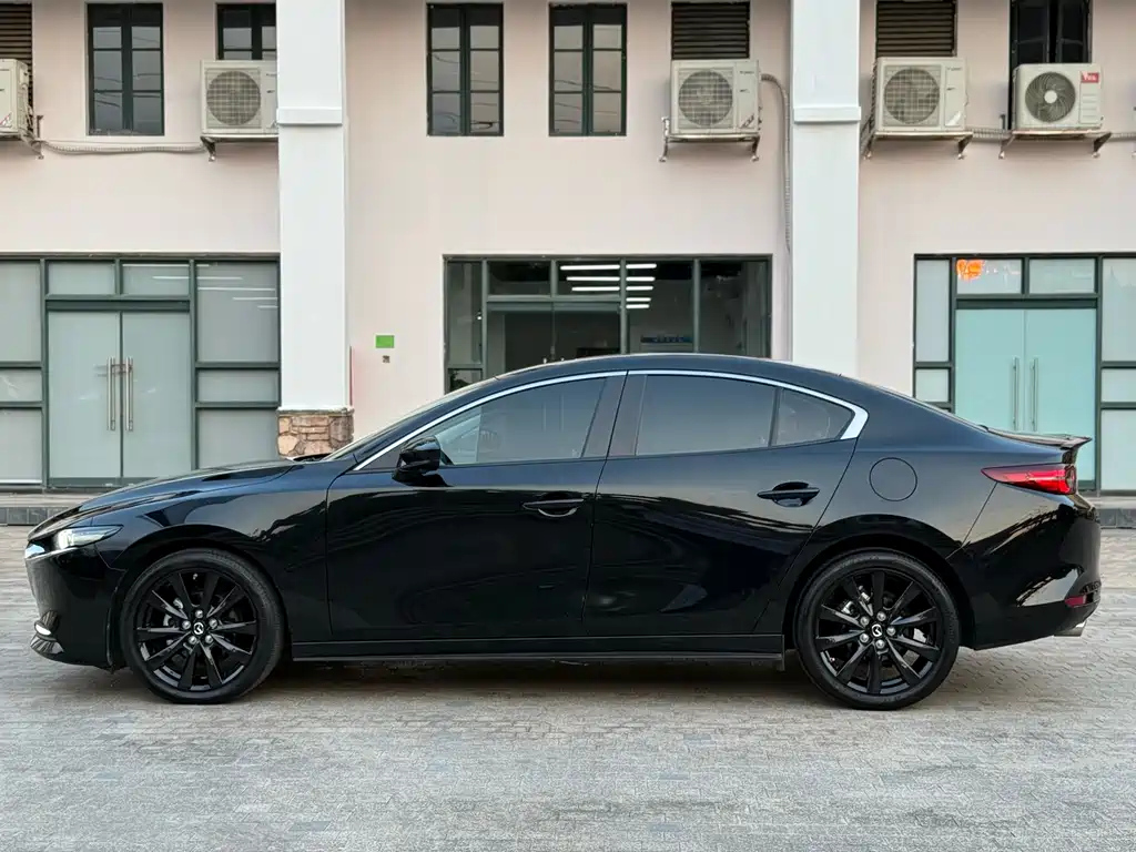 MAZDA 3 AXELA 2023