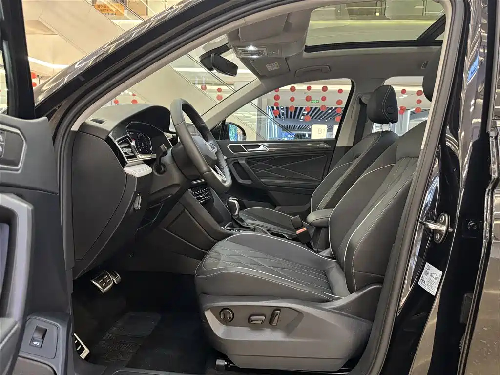 VOLKSWAGEN TIGUAN L 2024
