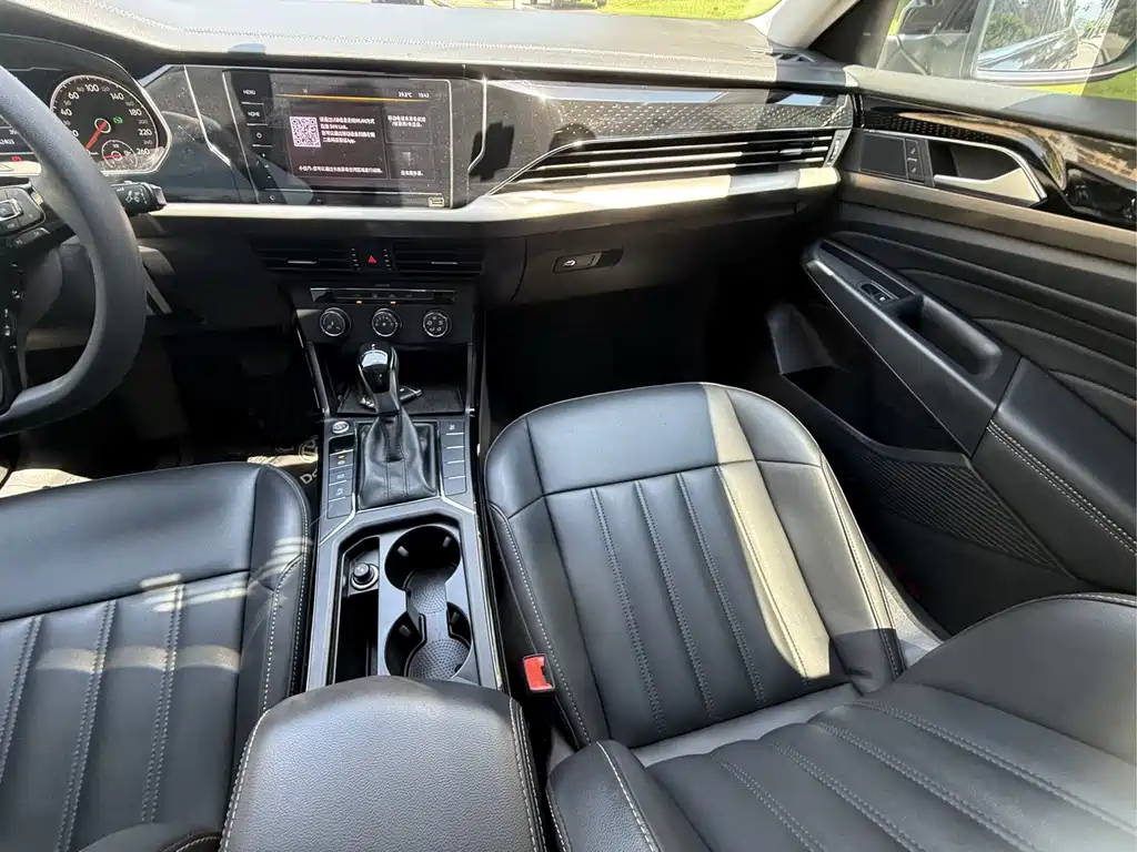 VOLKSWAGEN PASSAT 2021