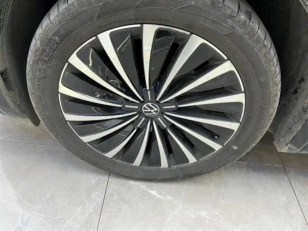 VOLKSWAGEN VILORAN 2024