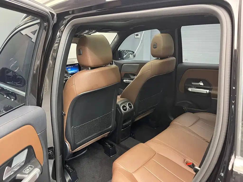 MERCEDES BENZ GLB 2024