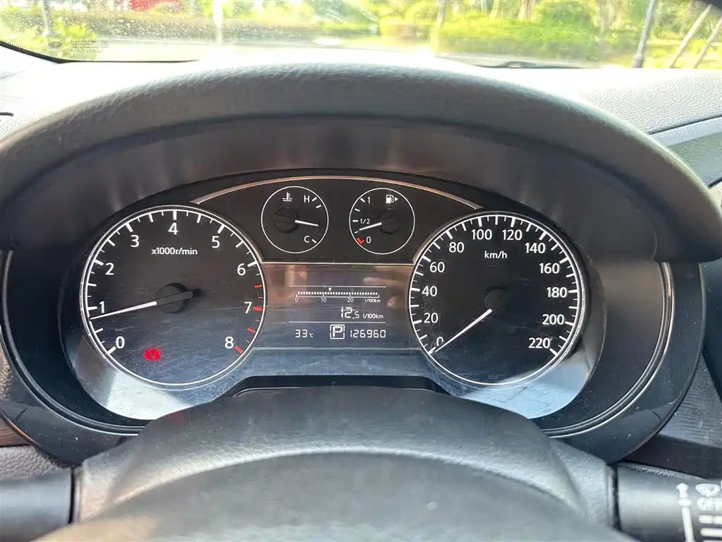 NISSAN TIIDA TIIDA 2014