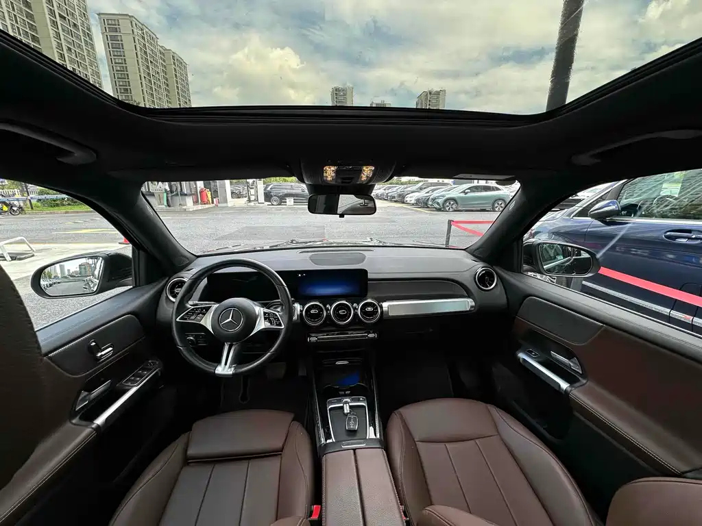 MERCEDES BENZ GLB 2023