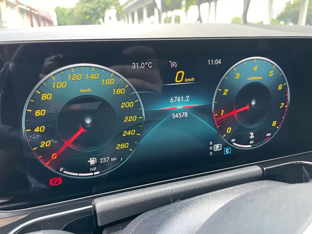 MERCEDES BENZ GLA 2022