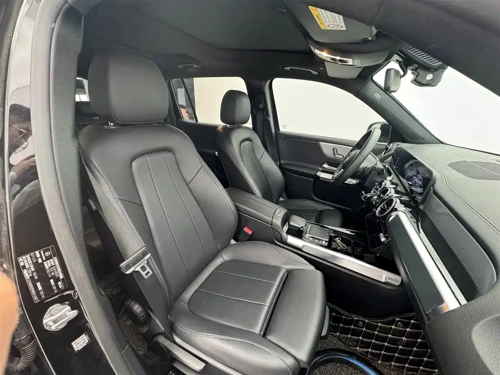 MERCEDES BENZ GLB 2021