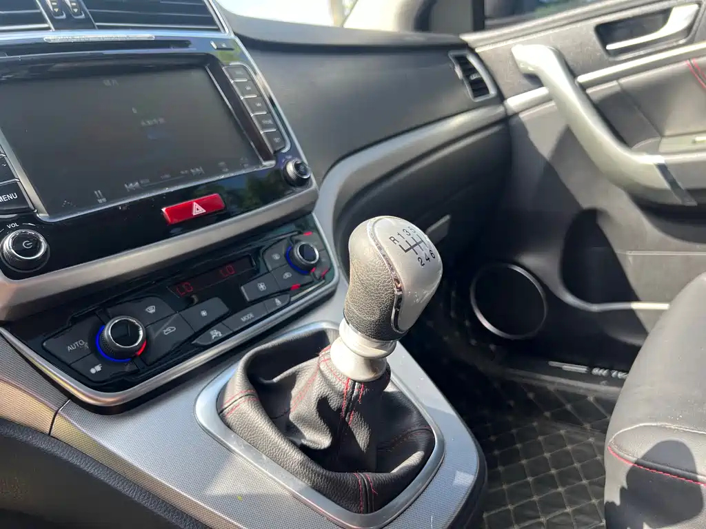 HAVAL M6 2017