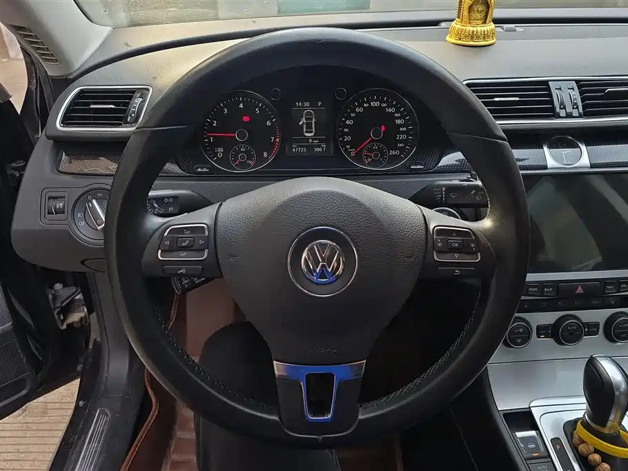 VOLKSWAGEN MAGOTAN 2015