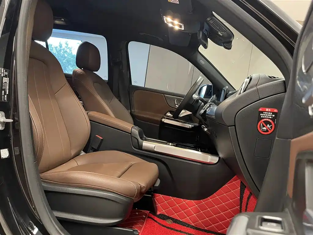 MERCEDES BENZ GLB 2024