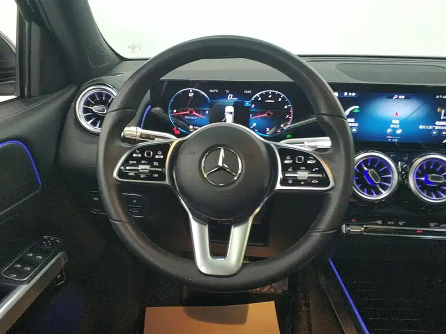 MERCEDES BENZ GLB 2022