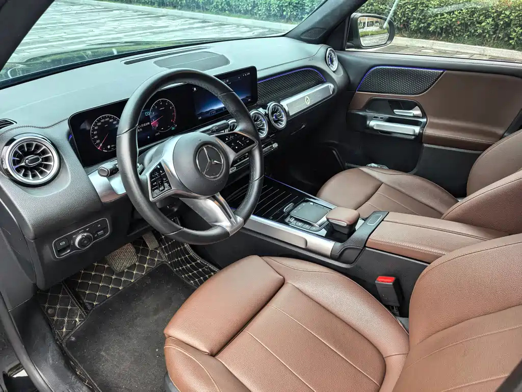 MERCEDES BENZ GLB 2024