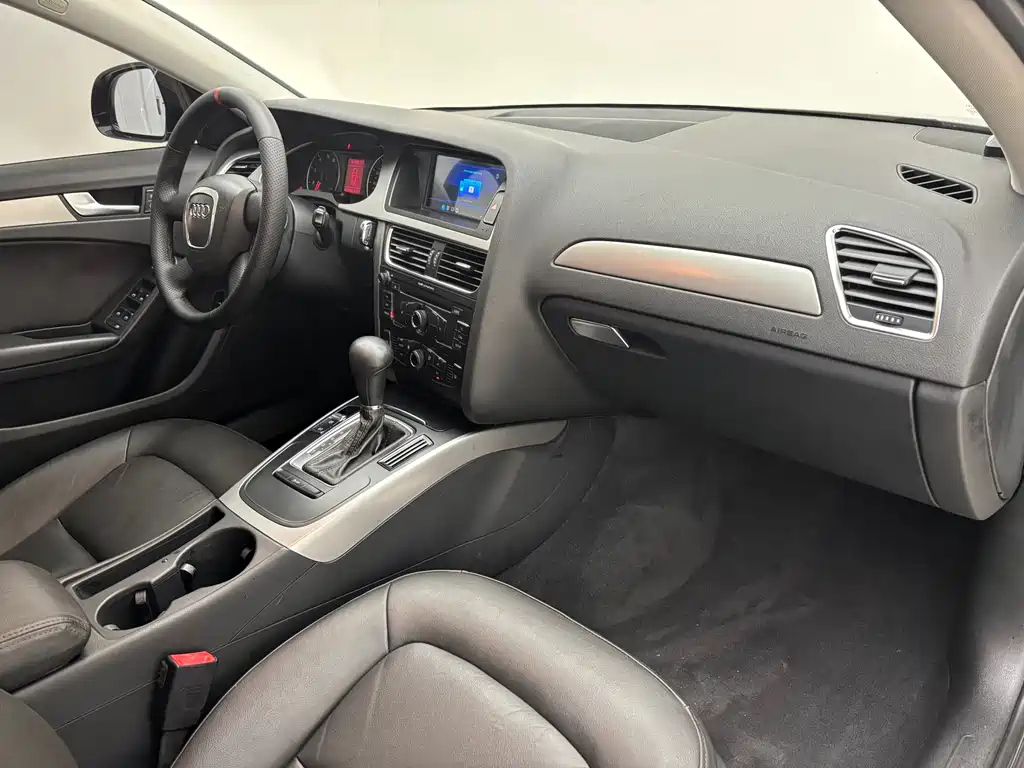 AUDI A4L 2012