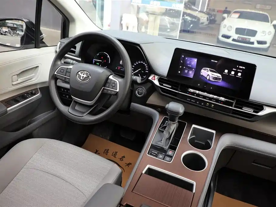 TOYOTA SIENNA SIENNA 2025