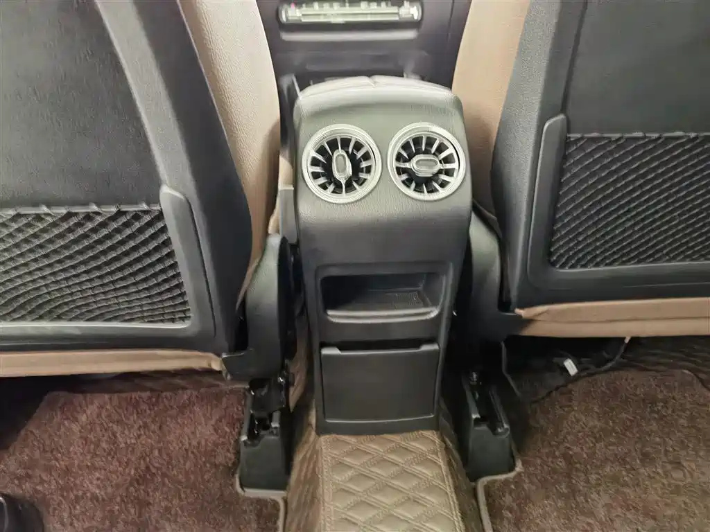 MERCEDES BENZ GLB 2025