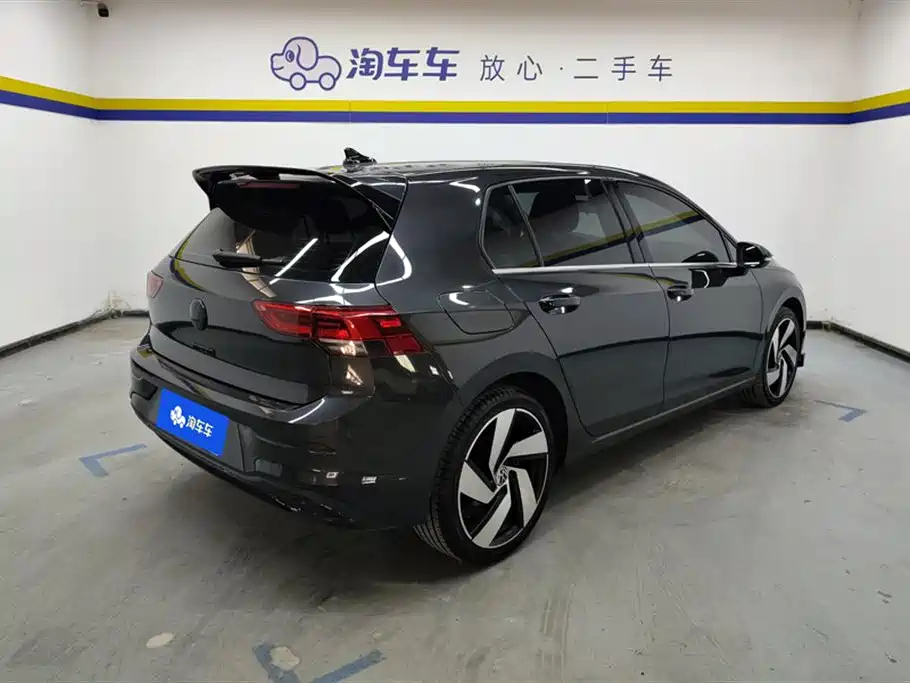 VOLKSWAGEN GOLF 2021