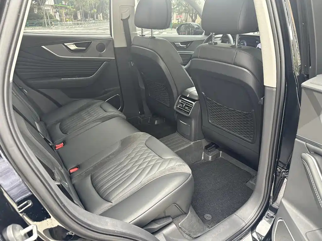 HONGQI HS5 2023