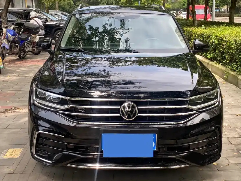VOLKSWAGEN TIGUAN L 2023
