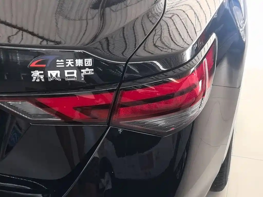 NISSAN SYLPHY 2025